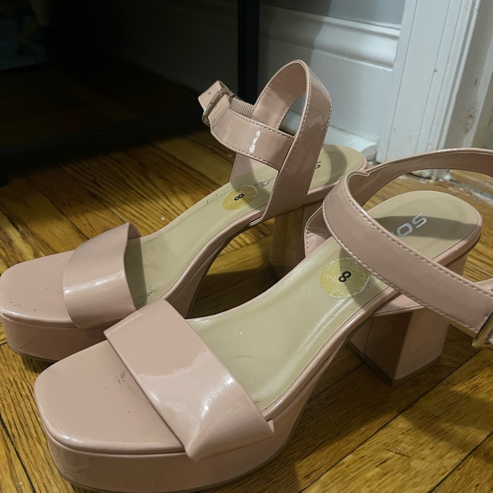 Elegant pinkish-nude Block Heel Sandals